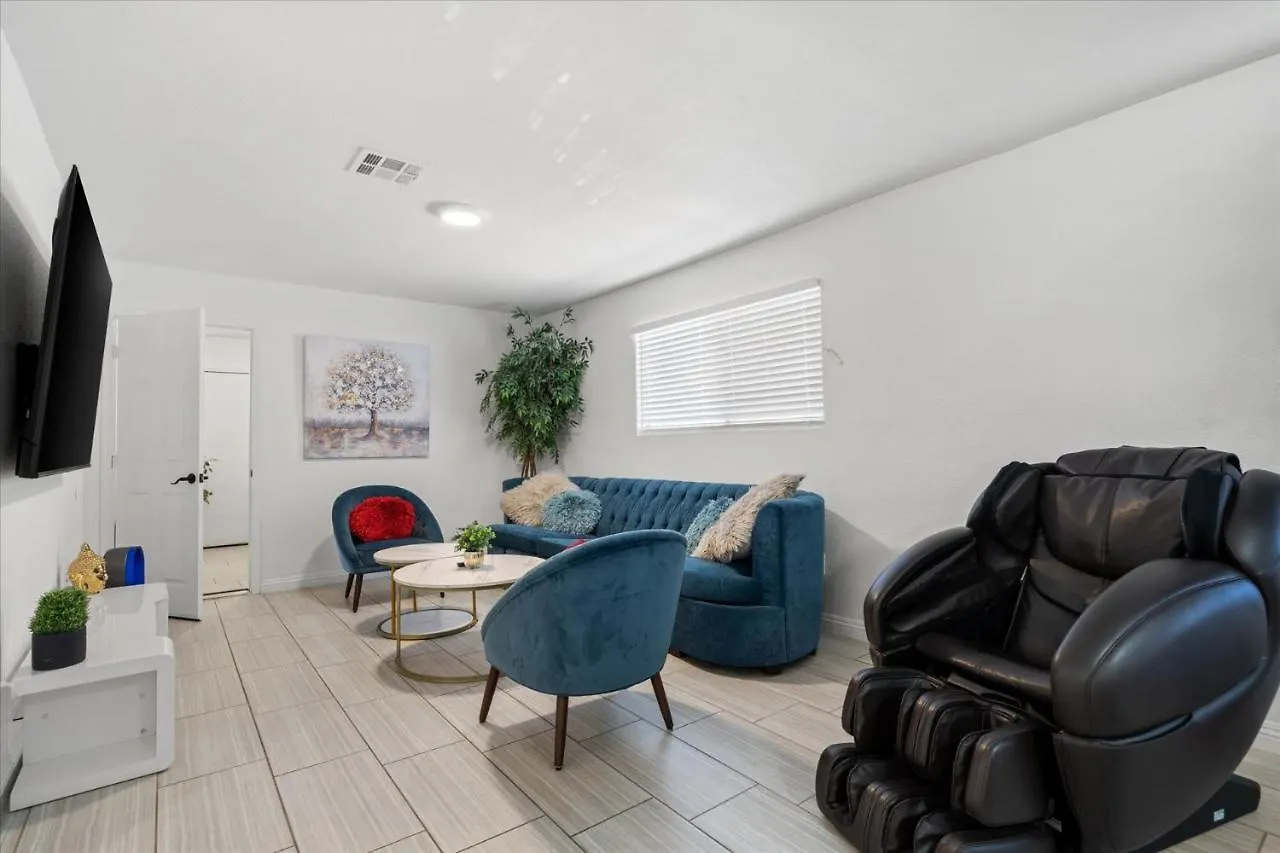 5 Mins To Las Vegas Strip, Casinos, Conventions, F1, Free Fast Wifi, 5 Roku Tvs, Massage Chair 0*,  USA