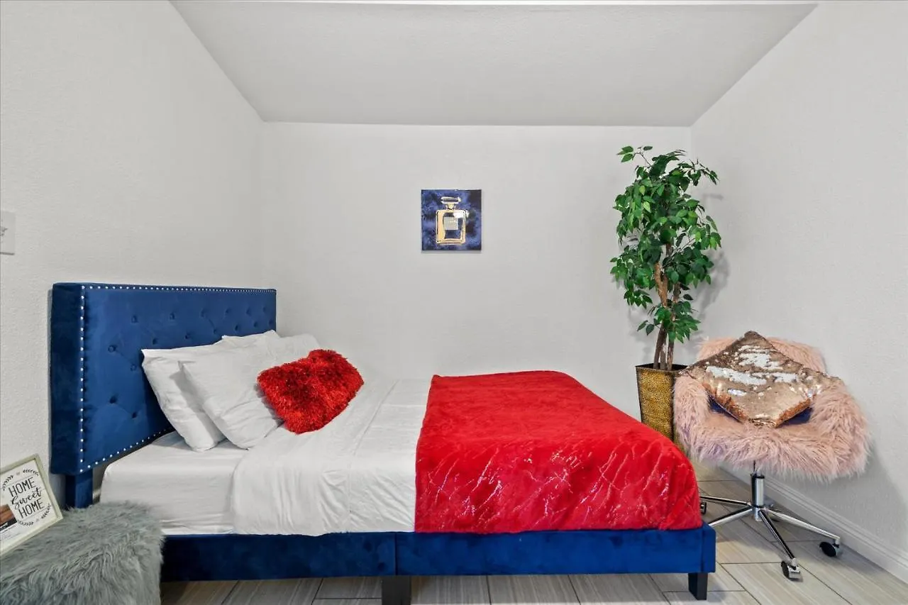 5 Mins To Las Vegas Strip, Casinos, Conventions, F1, Free Fast Wifi, 5 Roku Tvs, Massage Chair 0*,