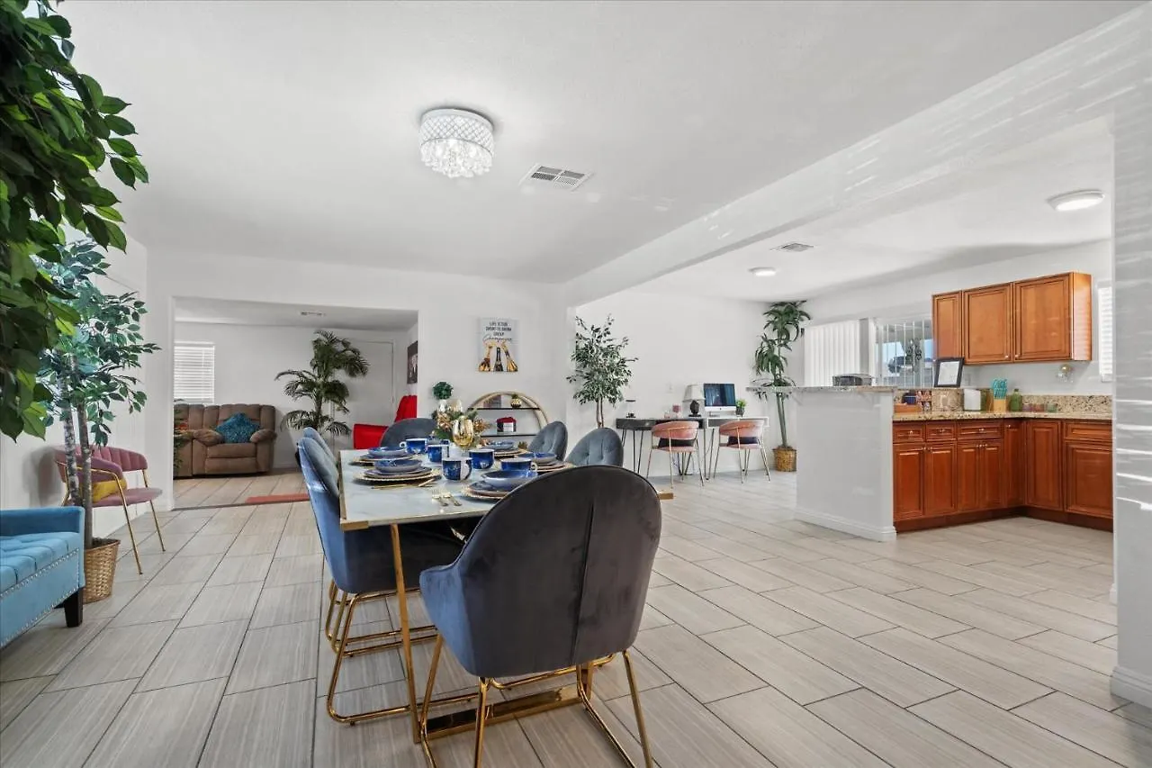 Casa vacanze 5 Mins To Las Vegas Strip, Casinos, Conventions, F1, Free Fast Wifi, 5 Roku Tvs, Massage Chair